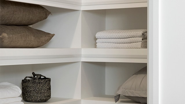 2005 Designer Inclusions (web) Interior 640x360px