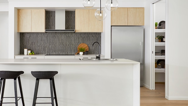 2007 Elegance Inclusions (web) Kitchen 640x360px5