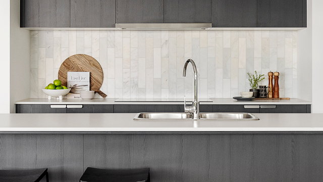 2608 Designer Inclusions (web) Kitchen 640x360px 6. Splashback