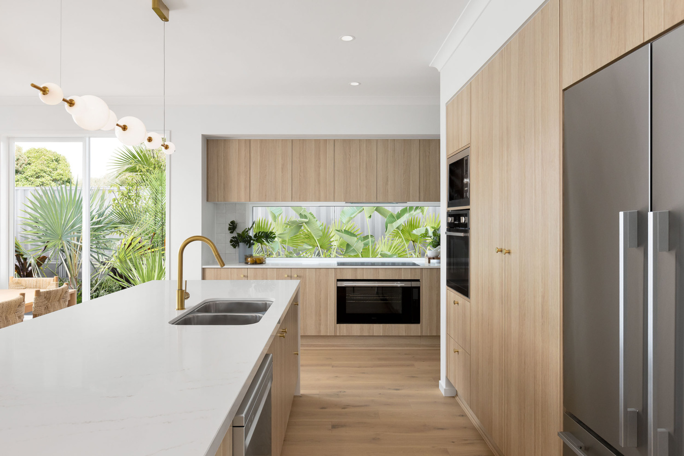 Atlanta 362q Custom (skyridge) Kitchen 3