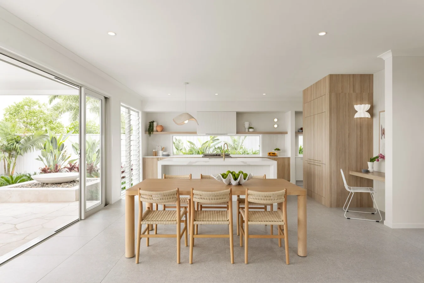 Bentley 38 (aura Dv2) Kitchen Dining