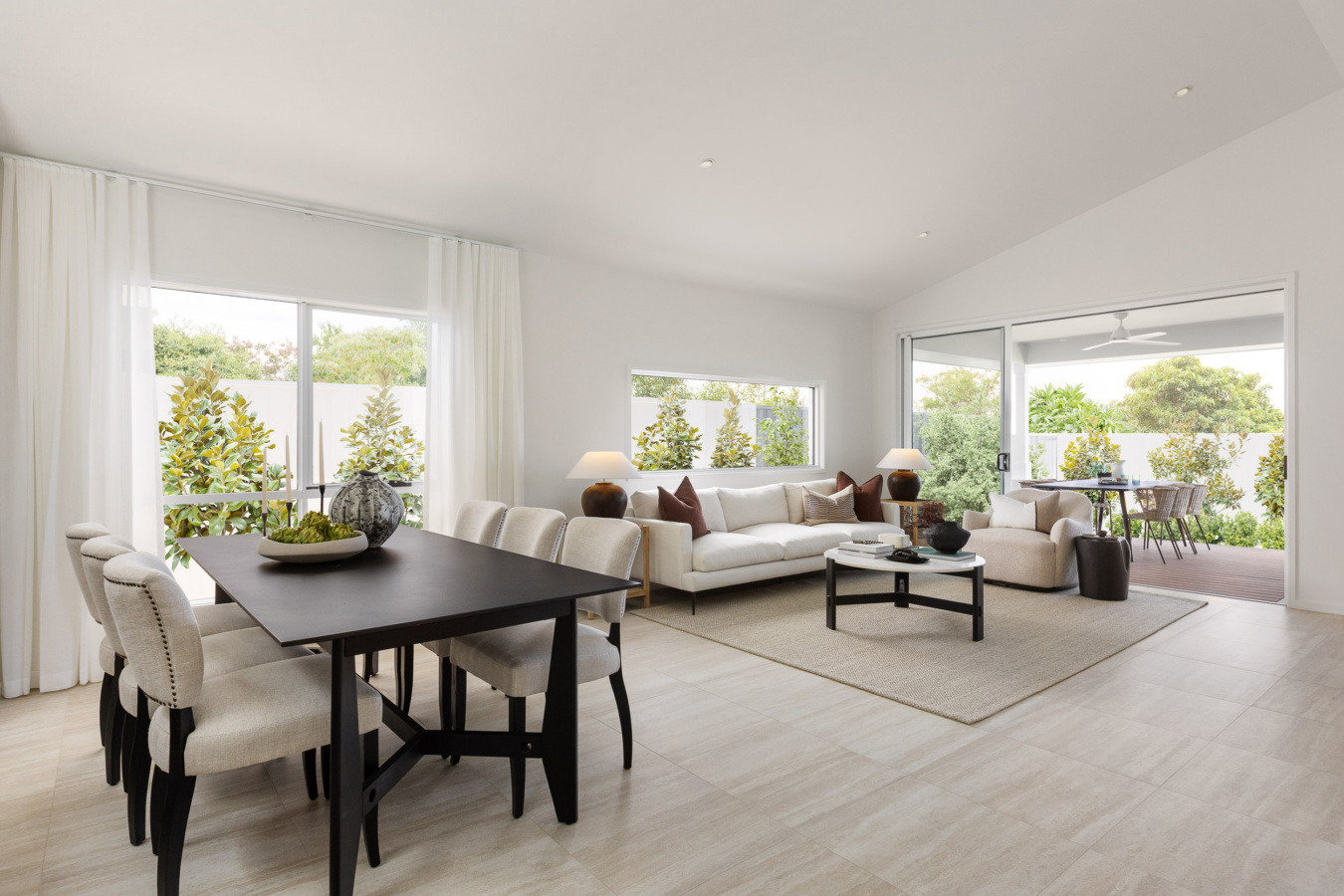 Hamilton 228n (oran Park) Dining Family
