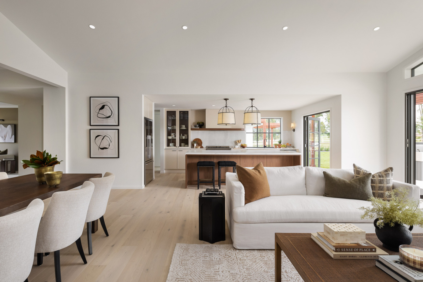 Highlands 372q (the Fairways) Dining Kitchen Living