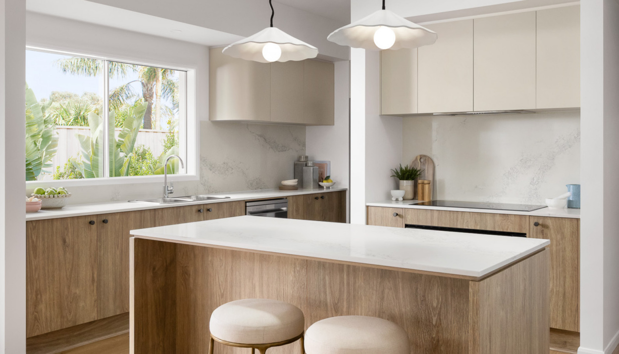 Web 2000x1089px Hamilton (yarrabilba Dv4) Kitchen 2